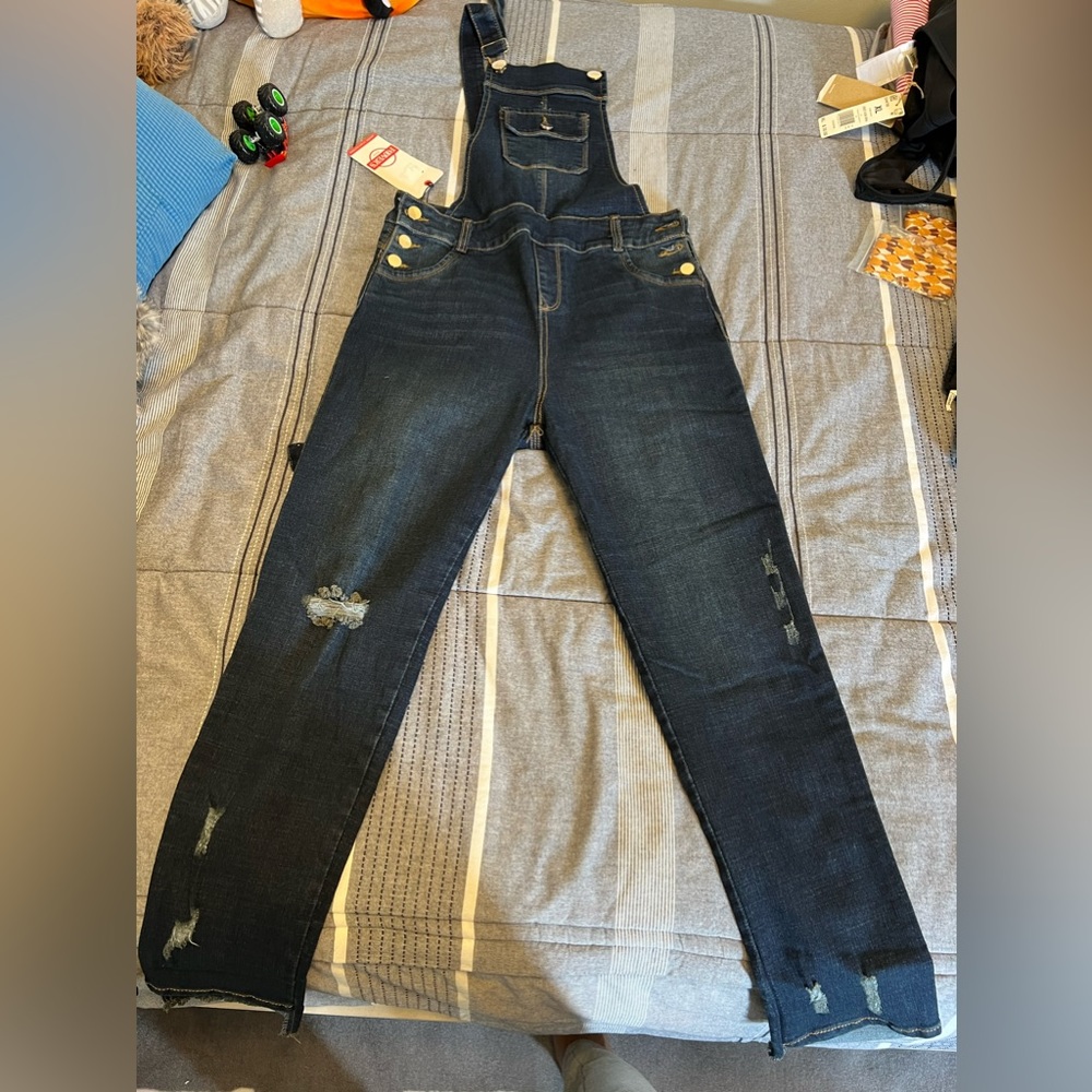 Overall - Picture 3 of 3